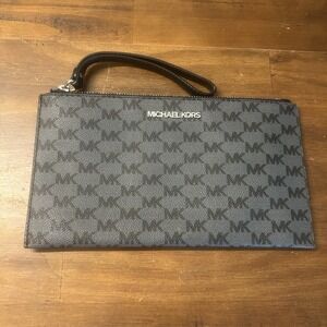 Michael Kors Jet Set Clutch Wristlet XL Gray With Black Logos Top Zip Travel